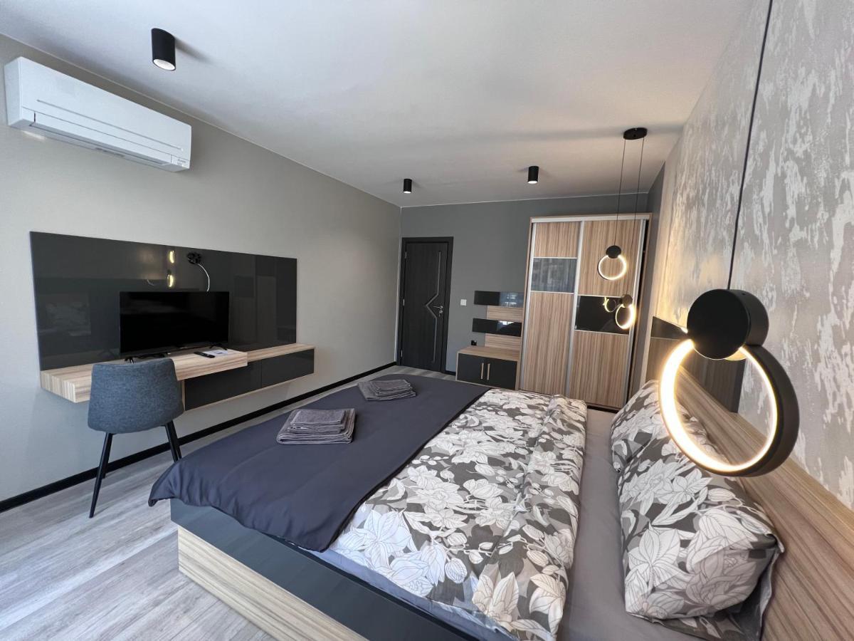 A-Brilliant, New! Spacious & Modern Apartment In Varna Whit Garage Екстер'єр фото