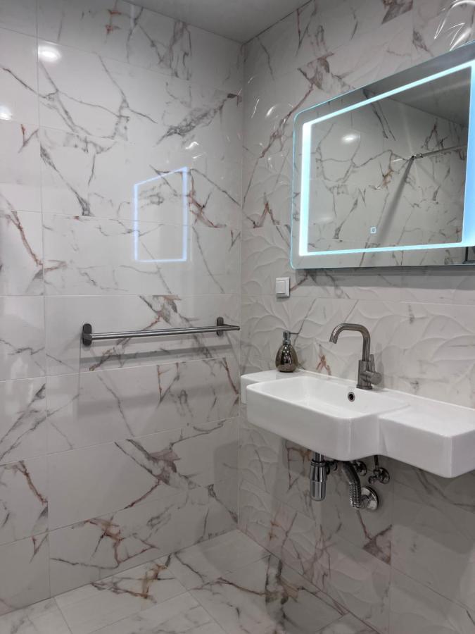 A-Brilliant, New! Spacious & Modern Apartment In Varna Whit Garage Екстер'єр фото