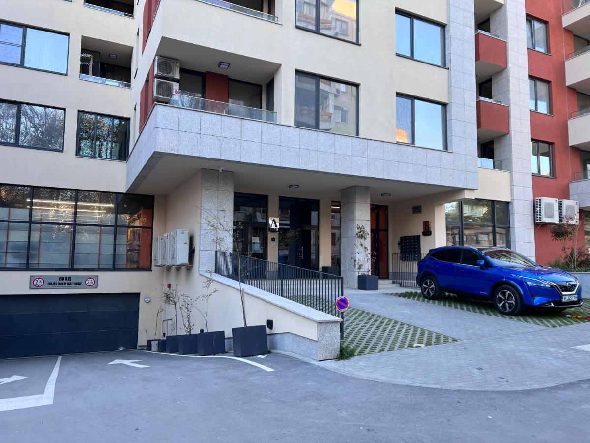 A-Brilliant, New! Spacious & Modern Apartment In Varna Whit Garage Екстер'єр фото