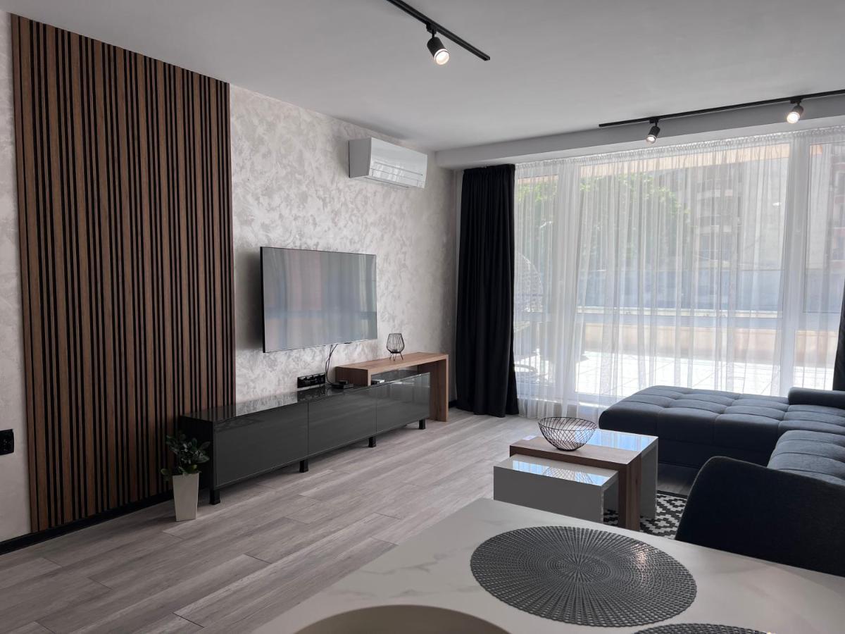 A-Brilliant, New! Spacious & Modern Apartment In Varna Whit Garage Екстер'єр фото