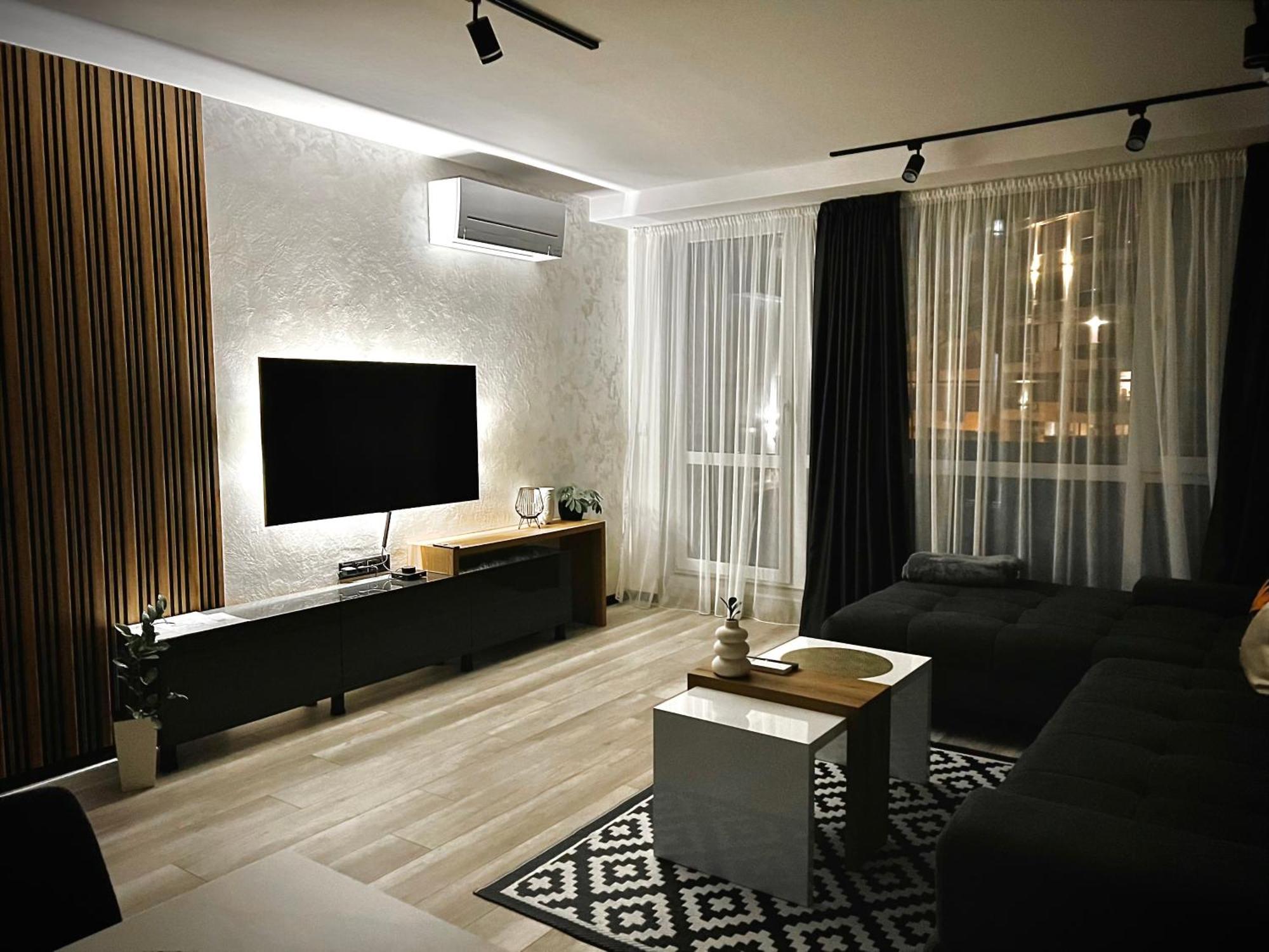A-Brilliant, New! Spacious & Modern Apartment In Varna Whit Garage Екстер'єр фото